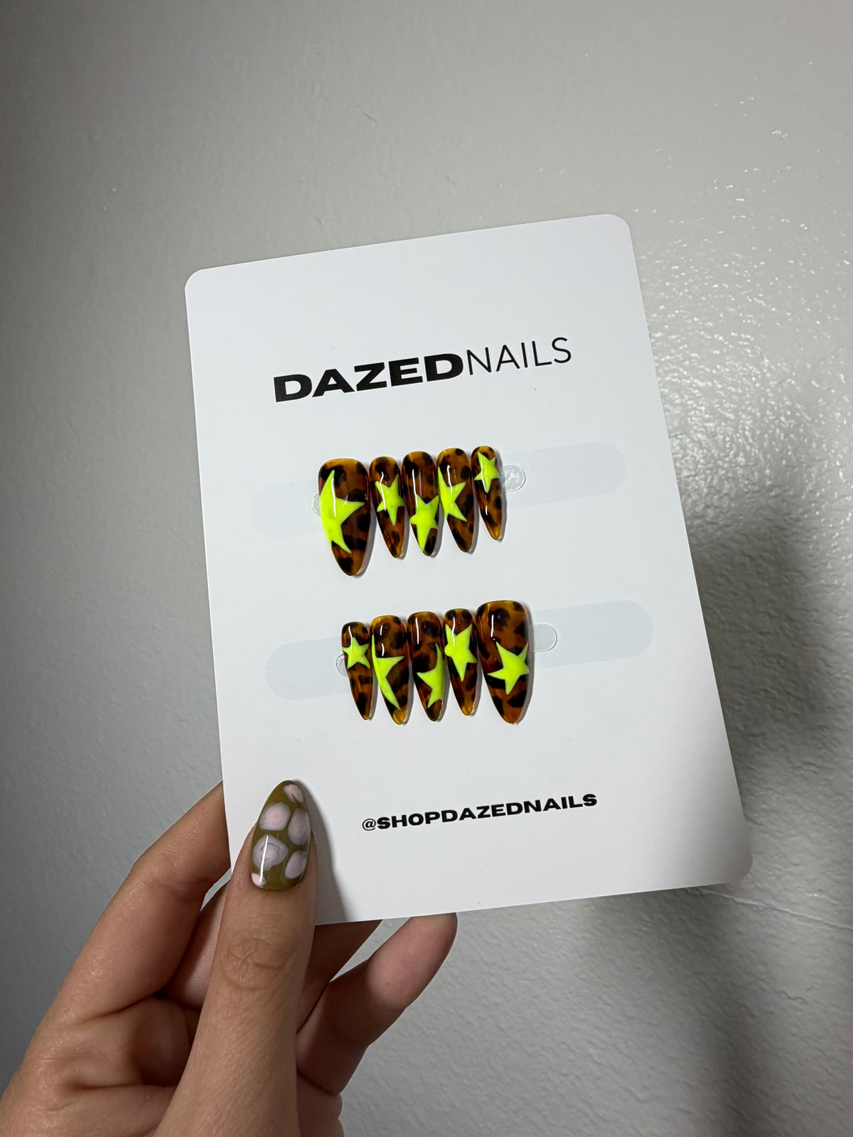 Brighteyes Press-on Nail Set