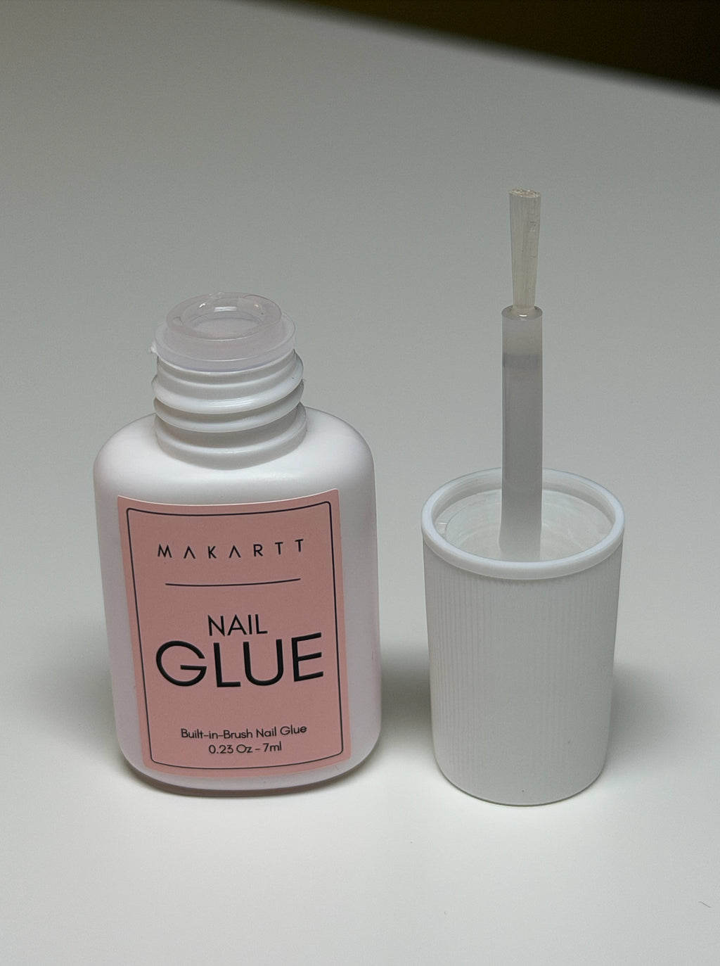 Super-Strong Brush-On Nail Glue